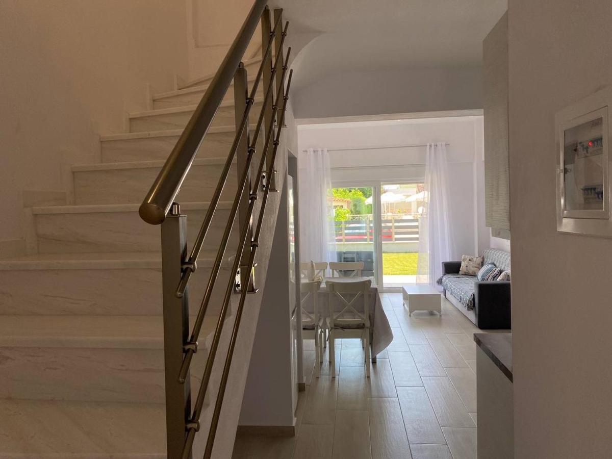 Lili Houses In Nikiti 350M From The Beach 外观 照片