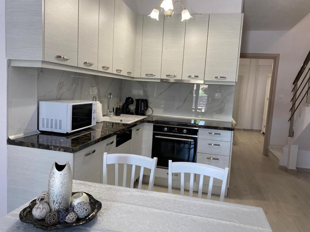Lili Houses In Nikiti 350M From The Beach 外观 照片