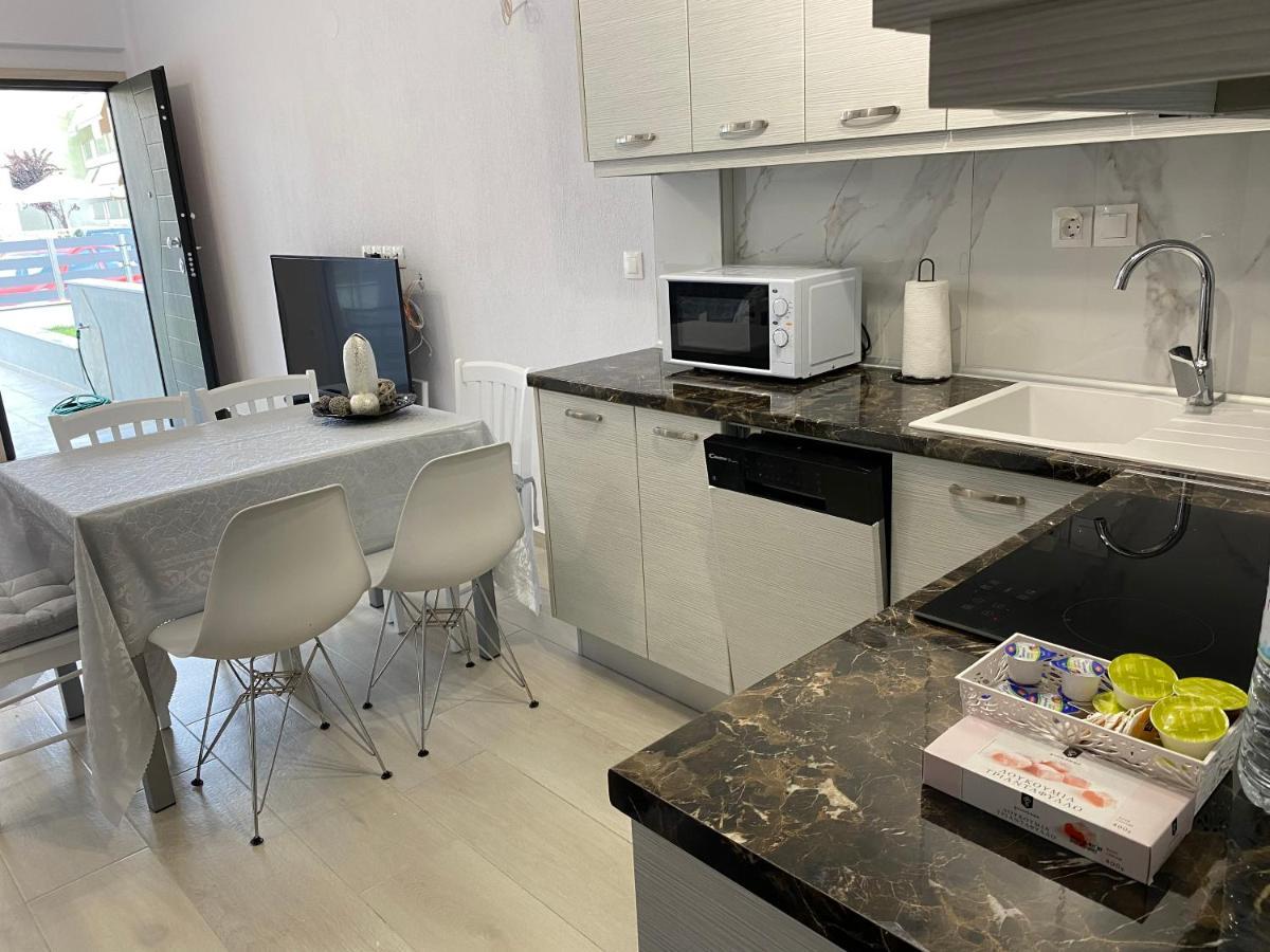 Lili Houses In Nikiti 350M From The Beach 外观 照片